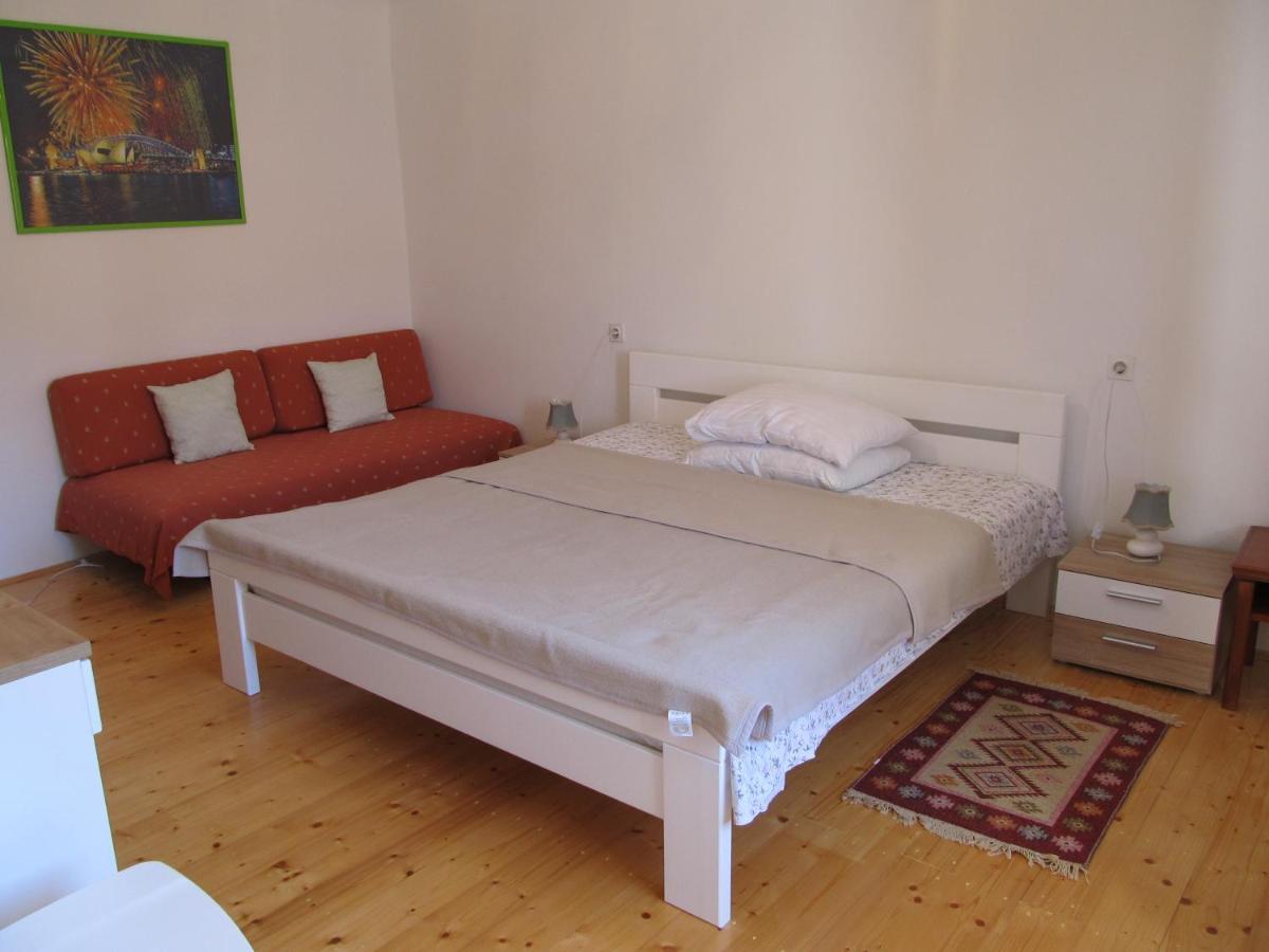 Apartments Anita Велі-Лошинь Екстер'єр фото